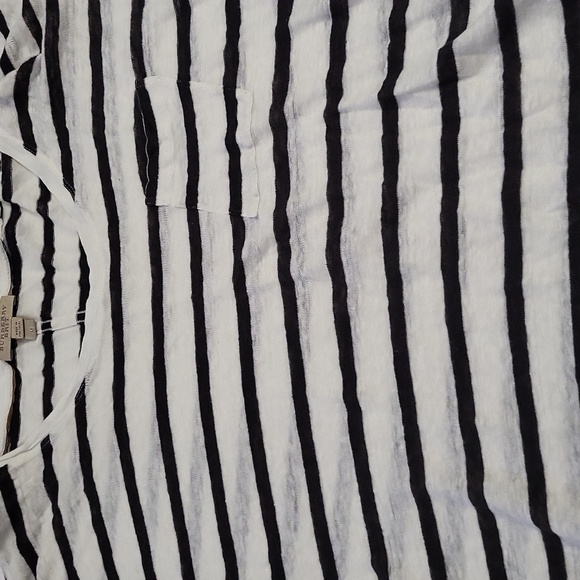 Burberry Brit Women's Tshirt Size Medium - Picture 13 of 16
